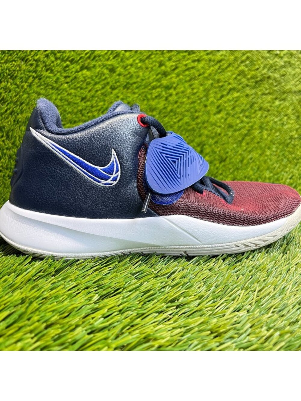 Nike Kyrie Flytrap III Boys Size‎ 5Y Red Blue Athletic Basketball Shoes Sneakers